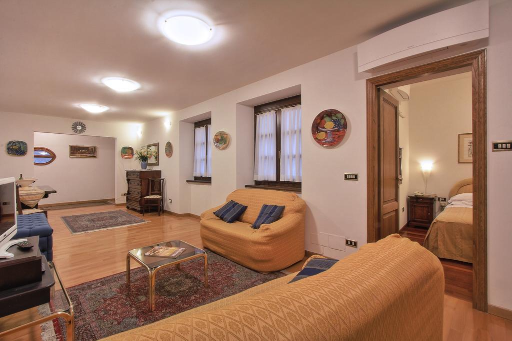 Florence Old Town Apartment Room photo
