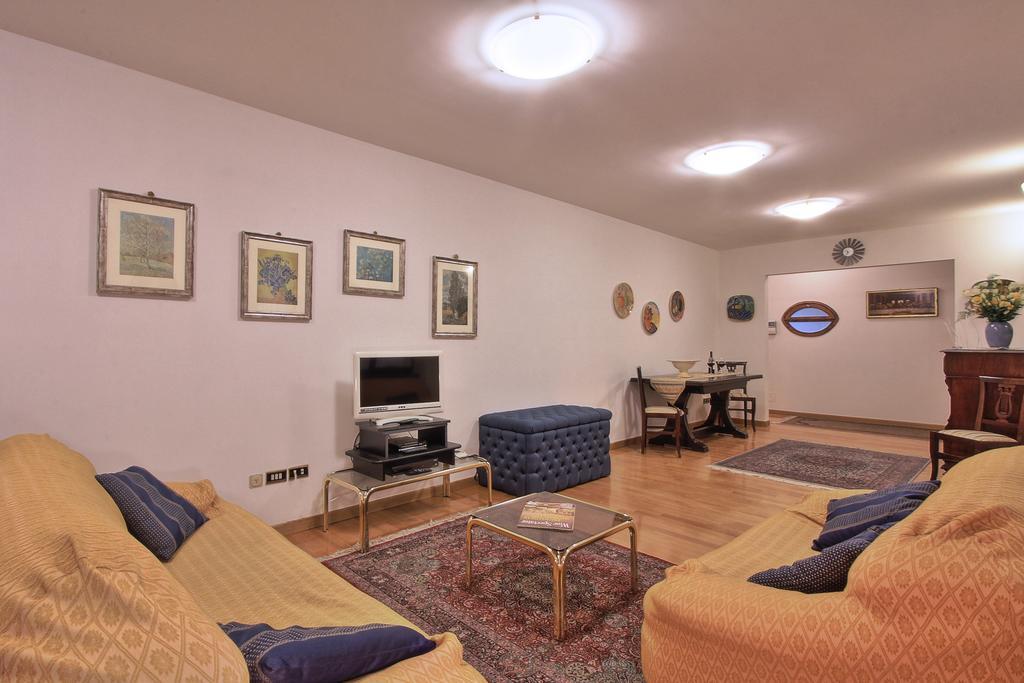 Florence Old Town Apartment Room photo
